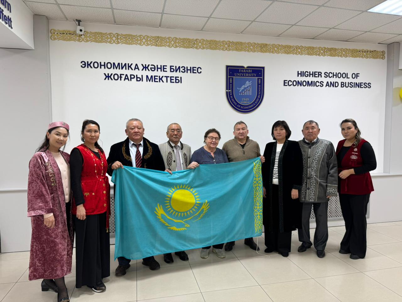 Ұлттық киімдер апталығын “Менеджмент” кафедрасы қолдайды.